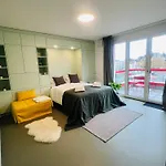 Modern Living, Luxe * Zúrich