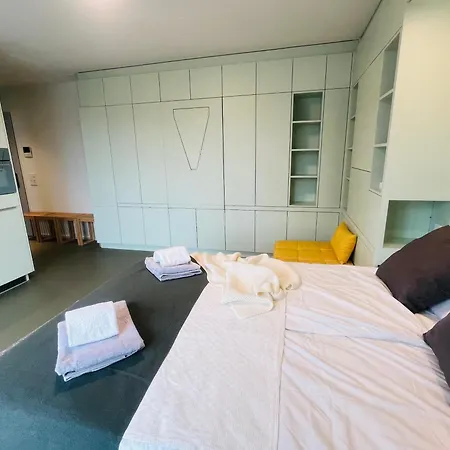 Modern Living, Luxe Apartment