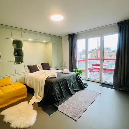 Modern Living, Luxe Apartment