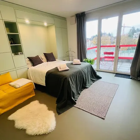Modern Living, Luxe