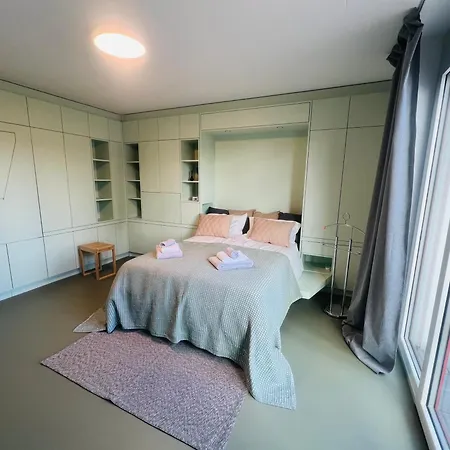 Modern Living, Luxe