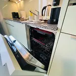 Modern Living, Luxe